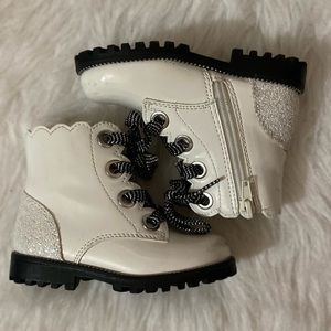 ✨TODDLER GIRL WHITE BOOTS✨